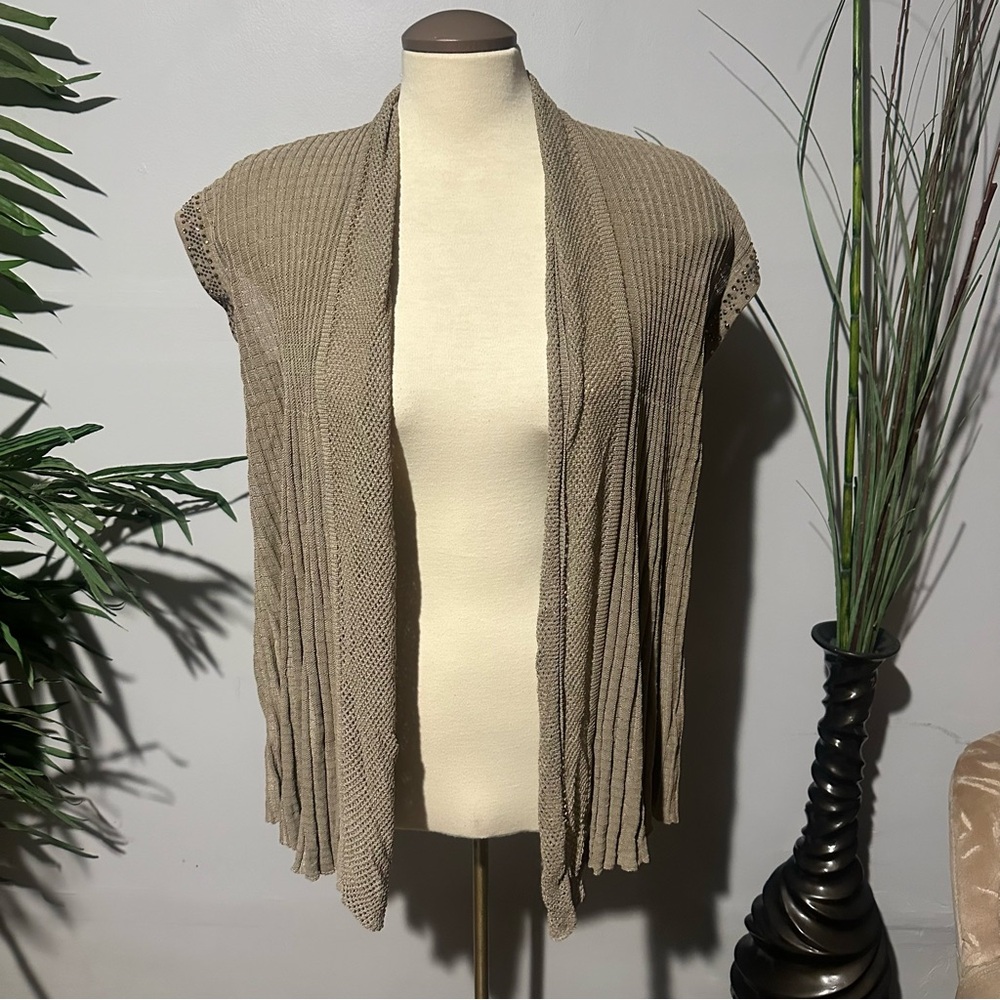 Sleeveless cardigan